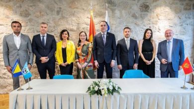 Photo of Potpisan Sporazum o bratimljenju Sarajeva i Podgorice