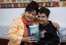 Photo of Hrabra djevojčica sa invaliditetom Hana Bičakdžić dobila ponudu da joj bh. književnici pomognu u izdavanju prve knjige