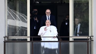 Photo of Papa Franjo napustio bolnicu nakon liječenja upale pluća