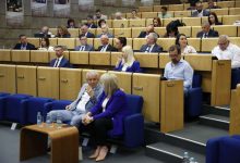 Photo of Odgođena sjednica Doma naroda Federalnog parlamenta zbog zmije u sali