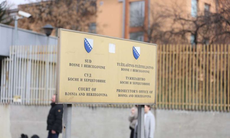 Sud u Sarajevu ukinuo pritvor policajcu A.T., određene mjere zabrane prilaska oštećenoj