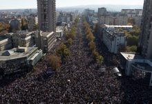 Photo of Godinu dana nakon tragedije: Masovni skup sjećanja u Novom Sadu