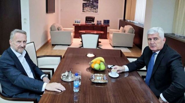 Čović se sastao s Izetbegovićem: Razgovarali o očuvanju mira i stabilnosti, ustavnoj strukturi i evropskom putu BiH